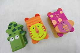 木质日韩创意文具批发 木制卡通动物订书机的魅力与市场前景